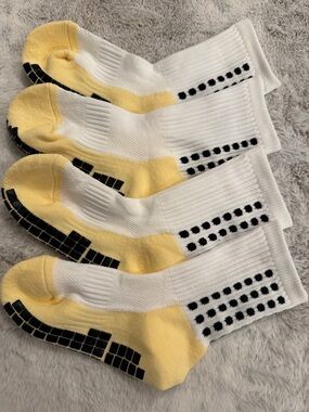 Men's Yellow & White Grip Crew Socks